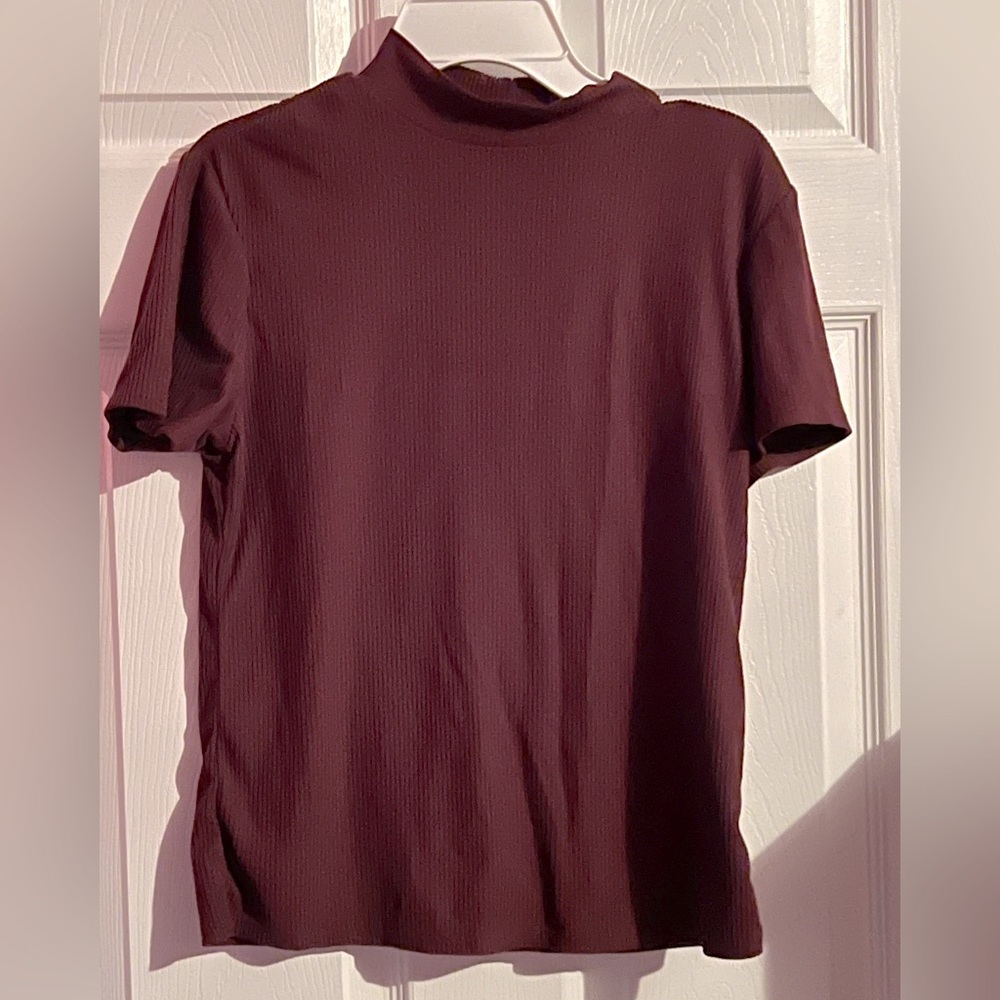 maroon top